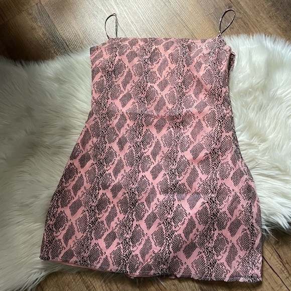 SUPERDOWN Becca Square Neck Dress - Picture 2 of 4